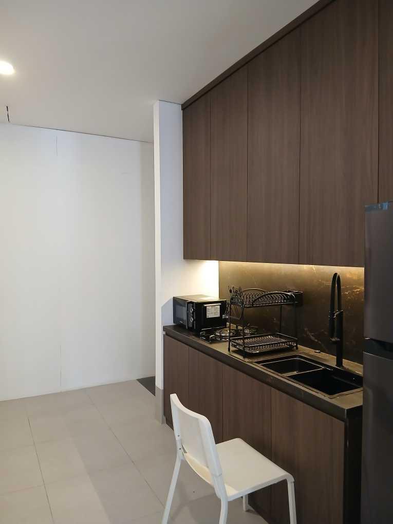Area pantry bersama di salah satu properti Cove, tempat penghuni bisa memasak dan berinteraksi dengan sesama penghuni co-living.