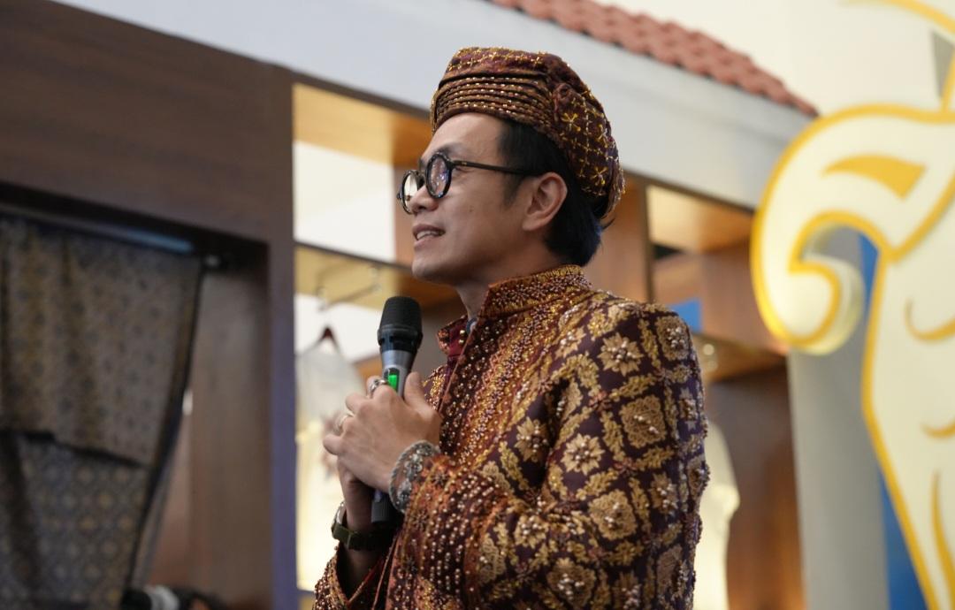 Felix TJ CEO Roemah Koffie