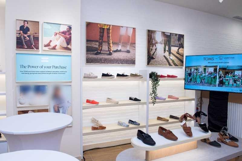 Toms