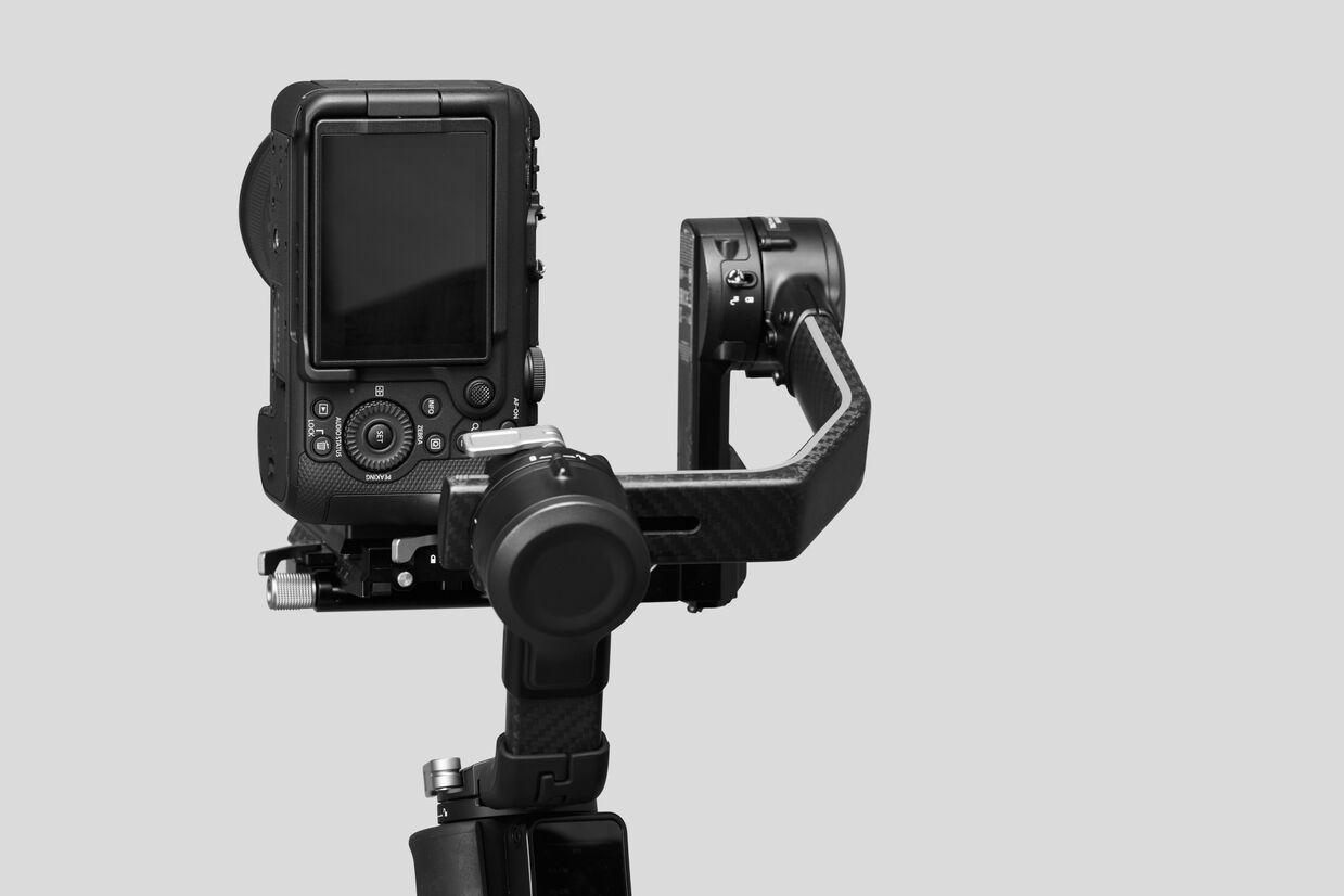 r60-v-09-optimized-300.jpg